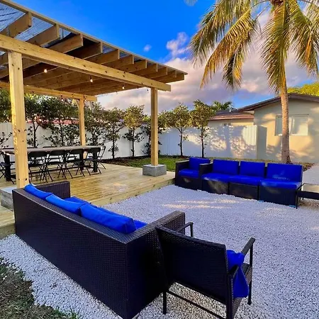 Villa Gia Large Home Near Brickell Miami Beach